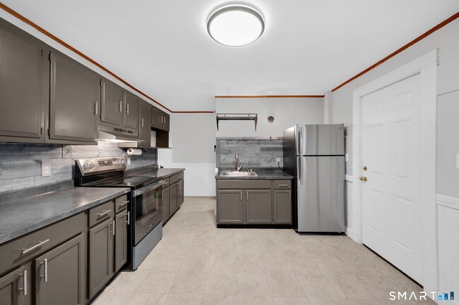 Building Photo - 37 Bushy Hill Rd