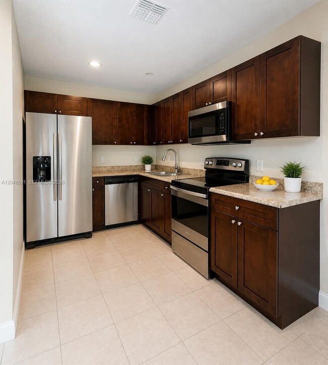 Building Photo - 642 Heraldo Ct