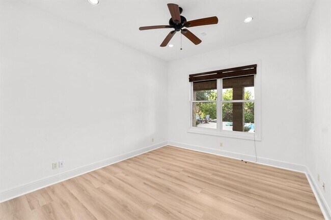 Building Photo - 1101 Sprague Ln