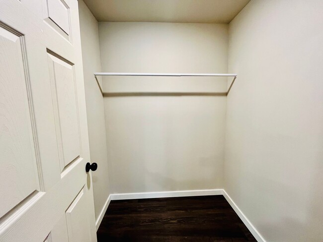 Building Photo - Modern Two Bedroom Two Full Bath House