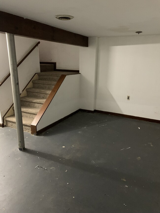 Building Photo - 135 Old Forge Dr