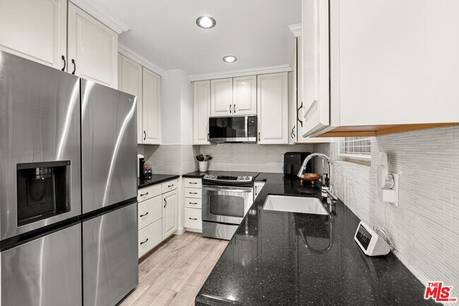 Building Photo - 5651 Windsor Way