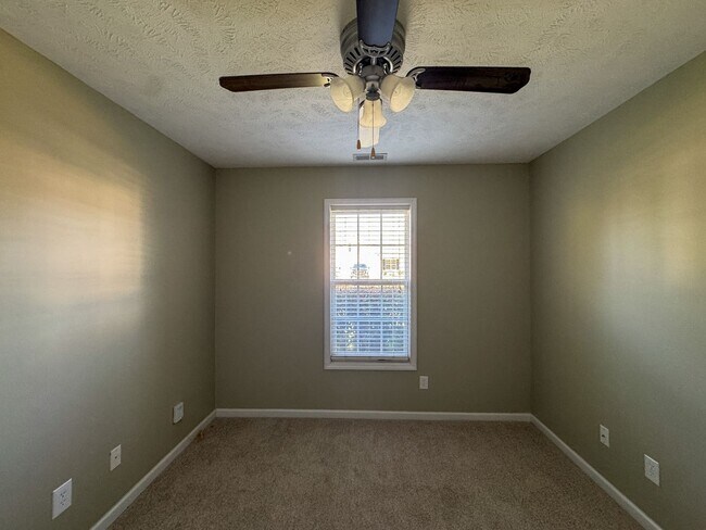 Building Photo - Beautiful 4 Bed 2 Bath Home in Fayetteville