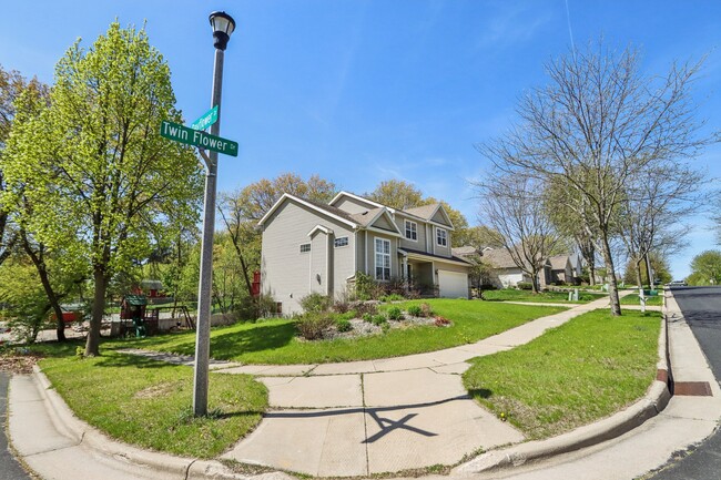Building Photo - 7701 Twinflower Dr