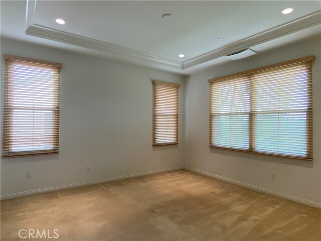 Building Photo - 32 Ovation