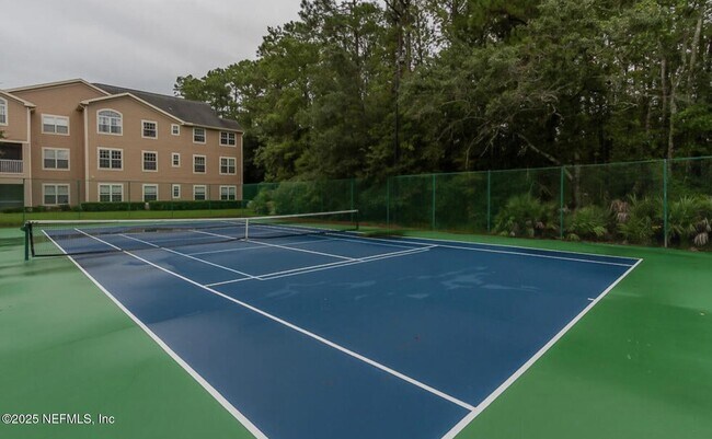 Building Photo - 13810 Sutton Park Dr N