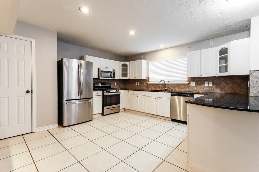 Building Photo - 18903 Pine Trace Ct