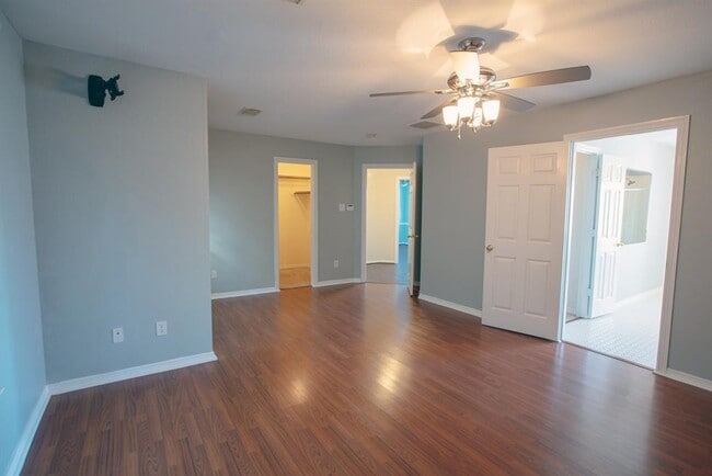 Building Photo - 4410 Sherwood Green Ct