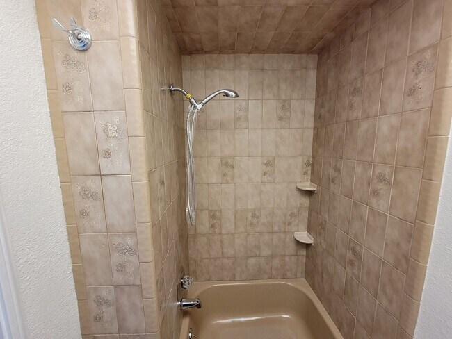 Building Photo - Torrance - 3 bd / 2 ba Home! GREAT LOCATION!!