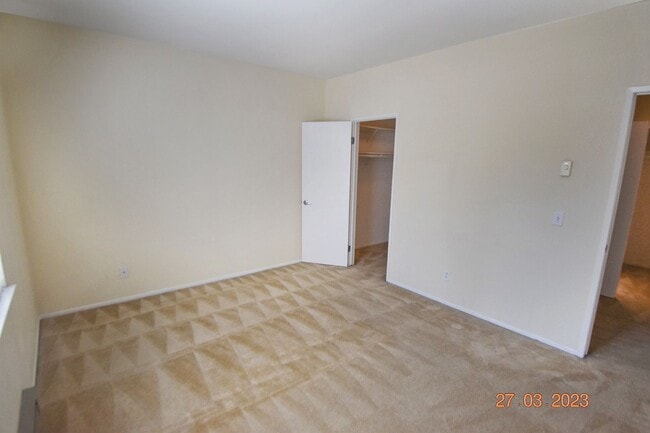 Building Photo - Beautiful and Quiet Gated Community steps from the Marina!