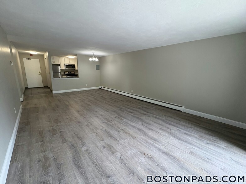 Building Photo - 16 Whites Ave