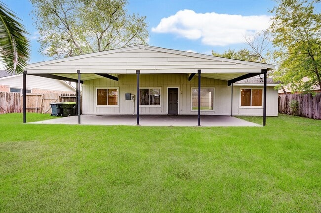 Building Photo - 1823 Grand Park Dr