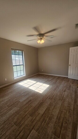 Bedroom - 203 Bluebonnet St