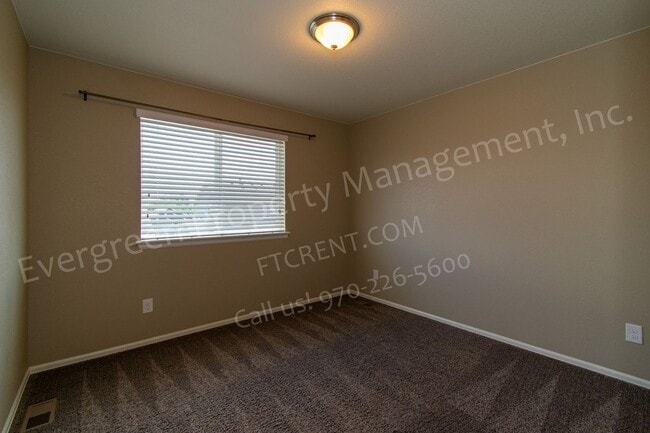 Building Photo - 436 Routt Dr