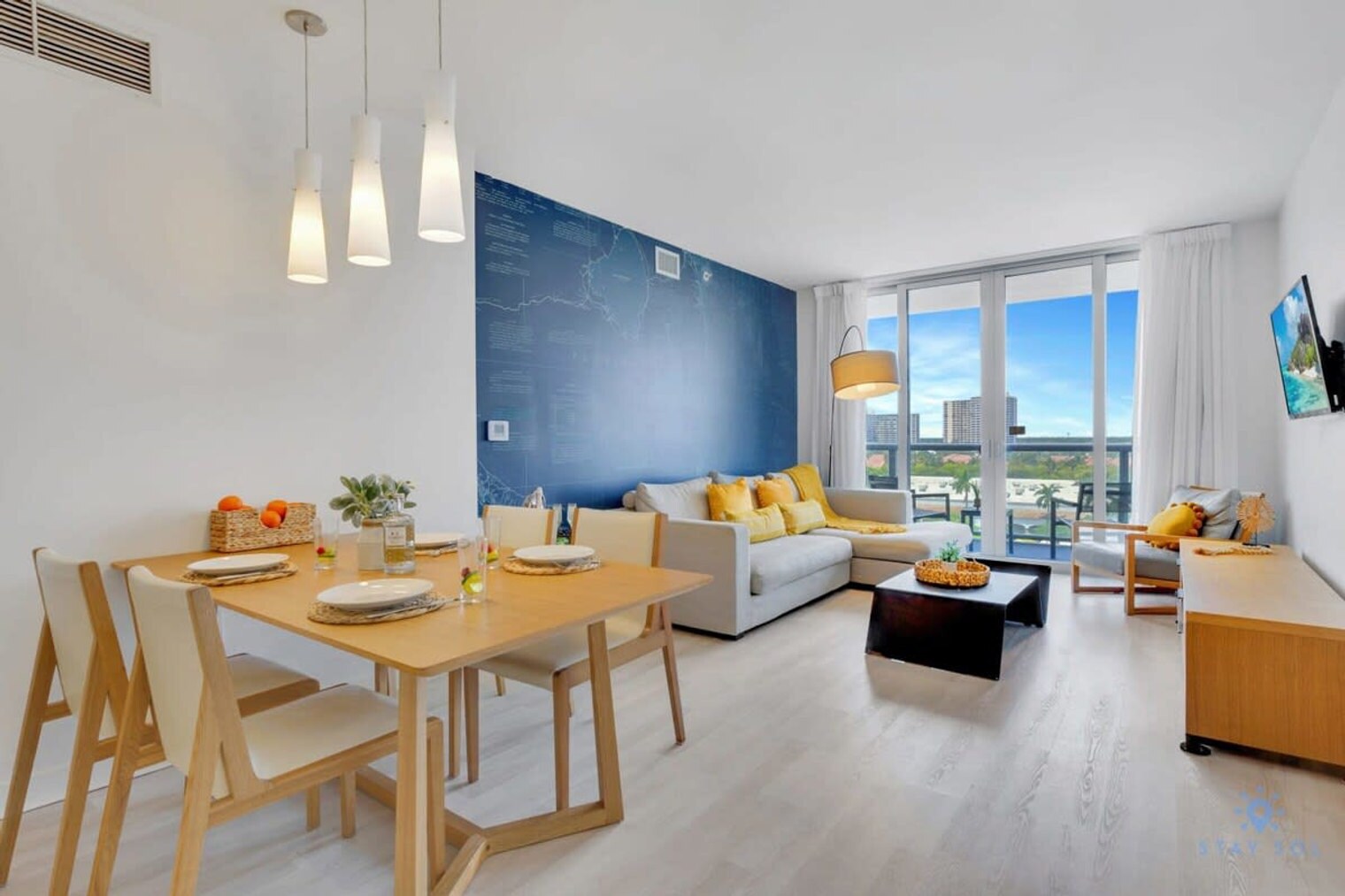 Building Photo - 2602 E Hallandale Beach Blvd