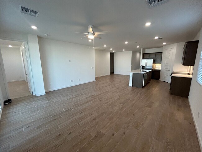 Building Photo - 17728 W Vogel Ave