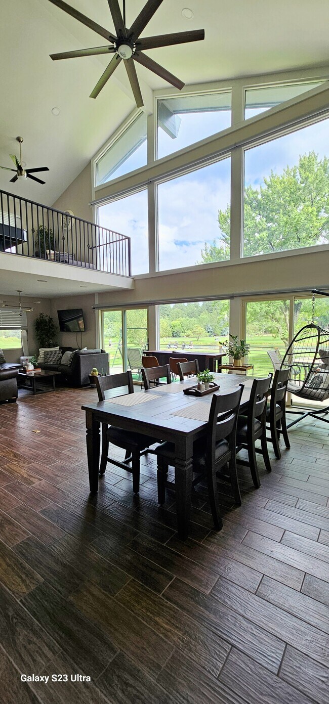 Building Photo - 2280 N Southern Hills Dr