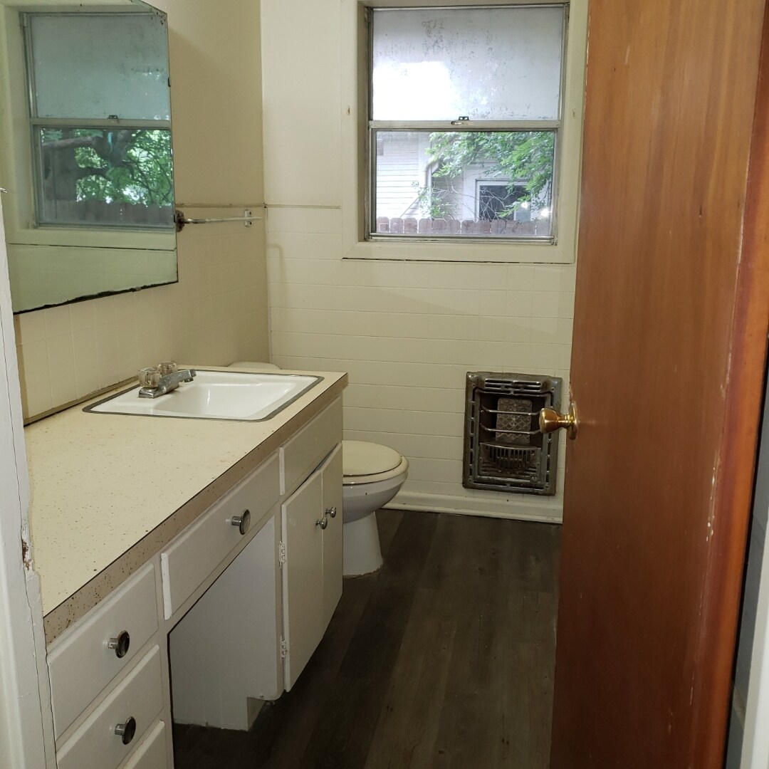 Building Photo - 309 Fowzer St