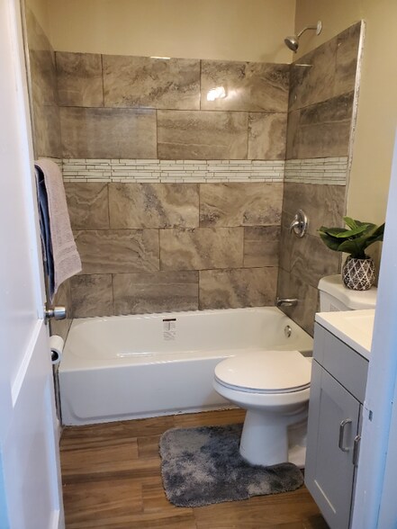 Building Photo - 1329 Campbell Ave