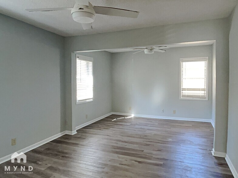 Building Photo - 561 McElroy Rd