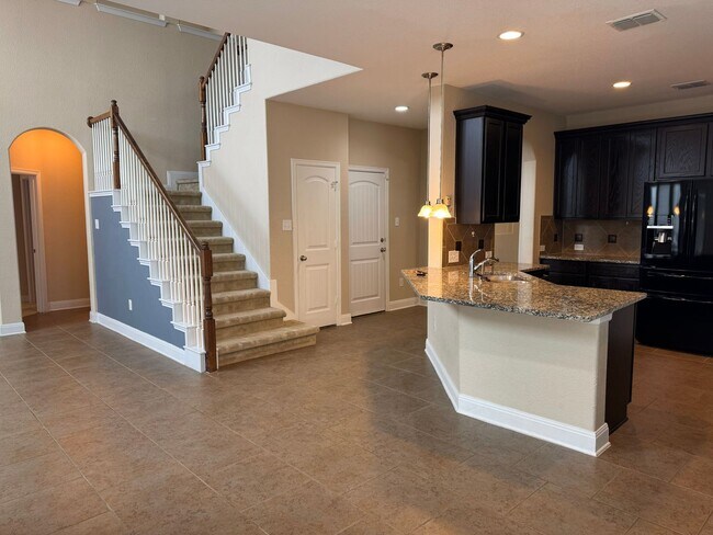 Building Photo - 517 Whittmen Ave