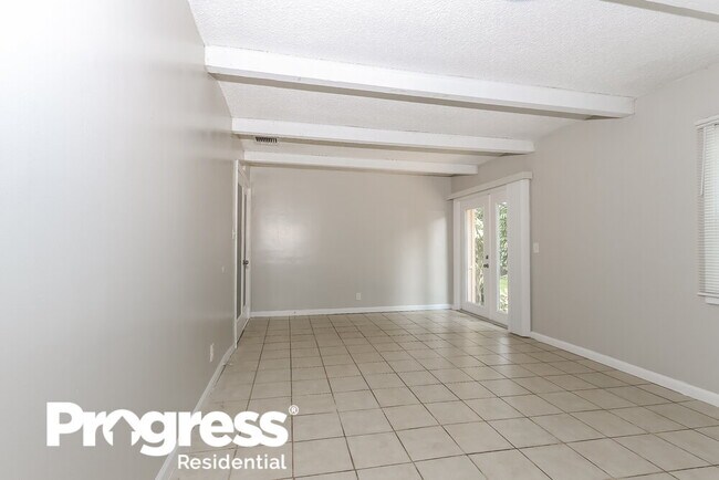 Building Photo - 719 Place Chateau