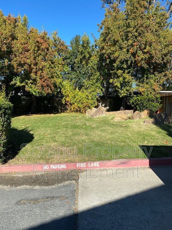 Building Photo - 516 Pacific Ave