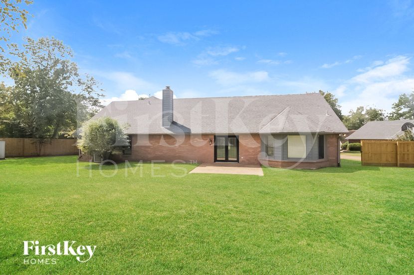 Building Photo - 594 Featherwind Cove N