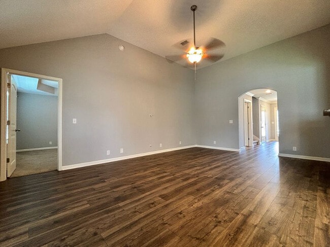 Building Photo - 2431 Hollis Dr