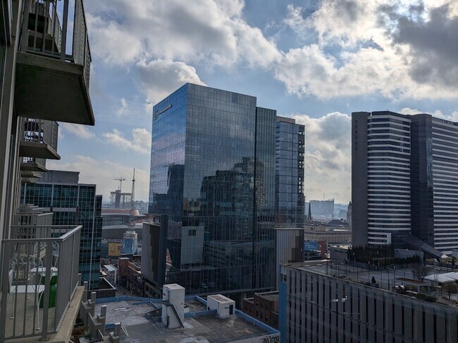 Building Photo - 415 Church St