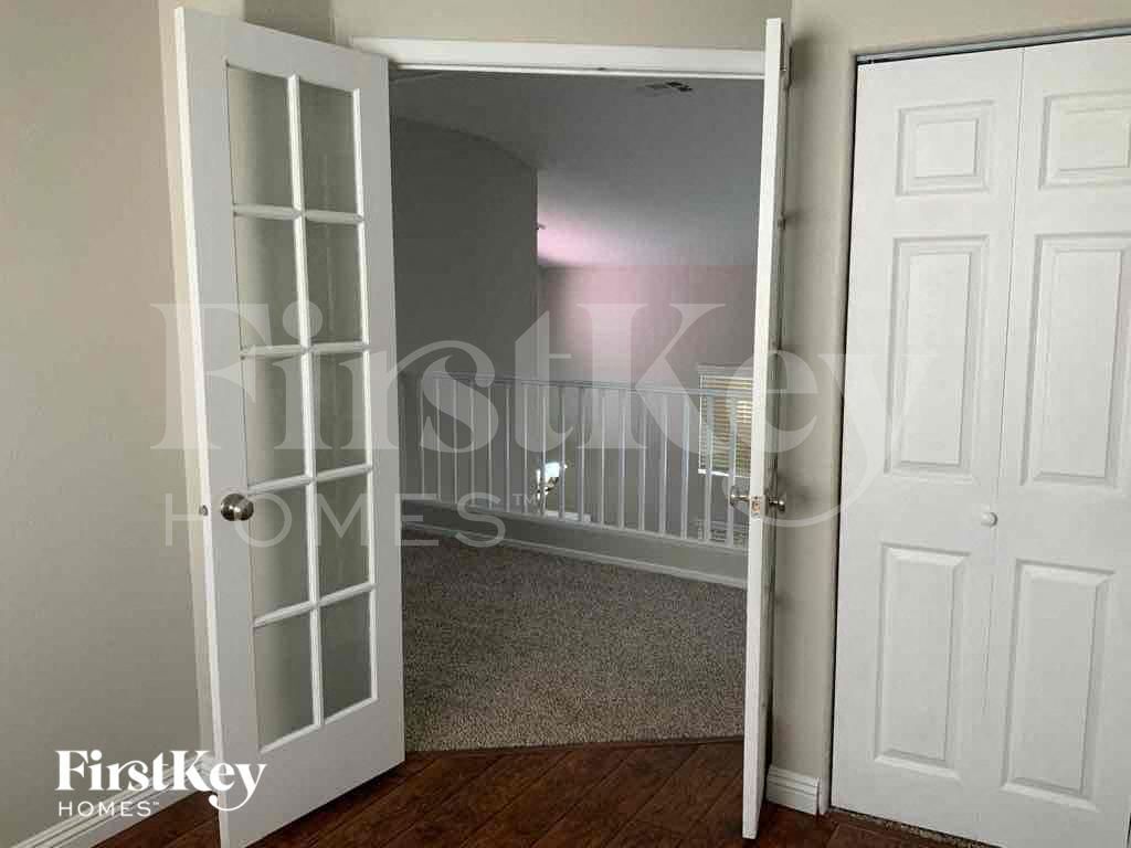 Building Photo - 6067 Hidden Rock Dr