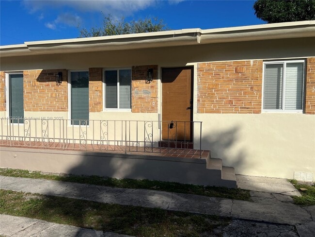 Building Photo - $2,395