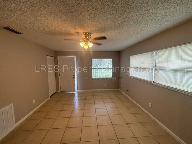 Building Photo - 1020 S Bay Ave