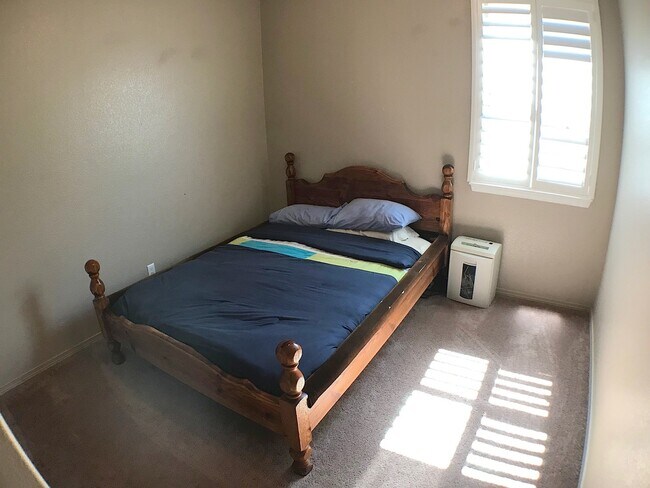 Building Photo - Sandstone Ranch Estates 4 Bed/2Bath with Refrig A/C