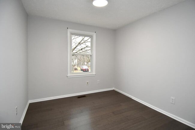 Building Photo - 8844 Mourning Dove Ct