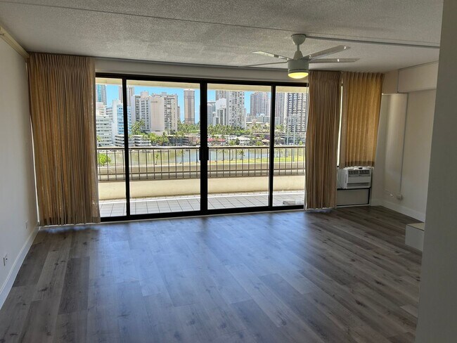 Building Photo - 2333 Kapiolani Blvd