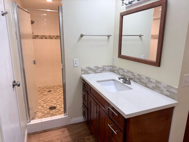 Building Photo - 2440 Kuhio Avenue-SI ID1564193P