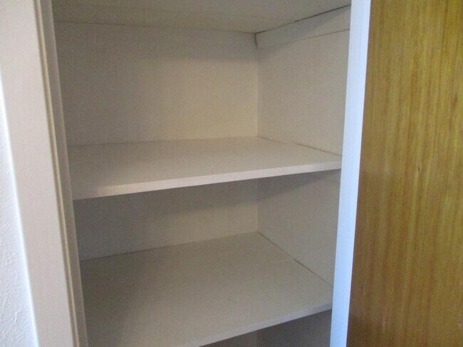 Building Photo - 1005 S 11th St