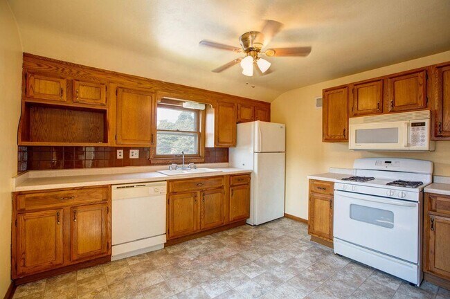 Building Photo - 3409-3411 S. Chase Milwaukee, Wi 53207