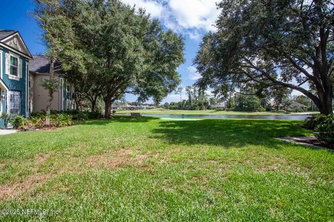 Building Photo - 13700 Richmond Park Dr N