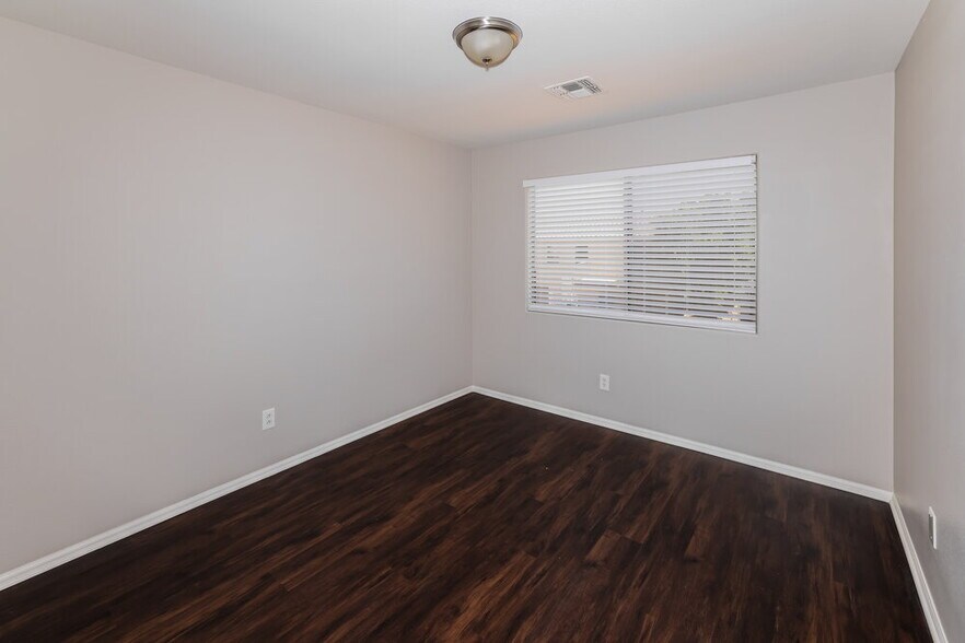 Building Photo - 12605 W Orange Dr