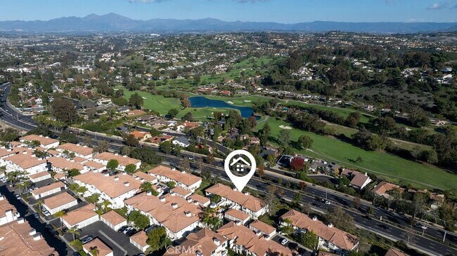 Building Photo - 30902 Club House Dr