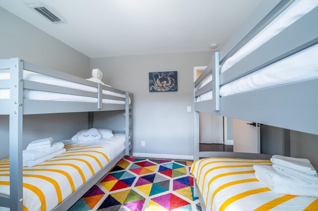 Building Photo - 2101 N 52nd Ave