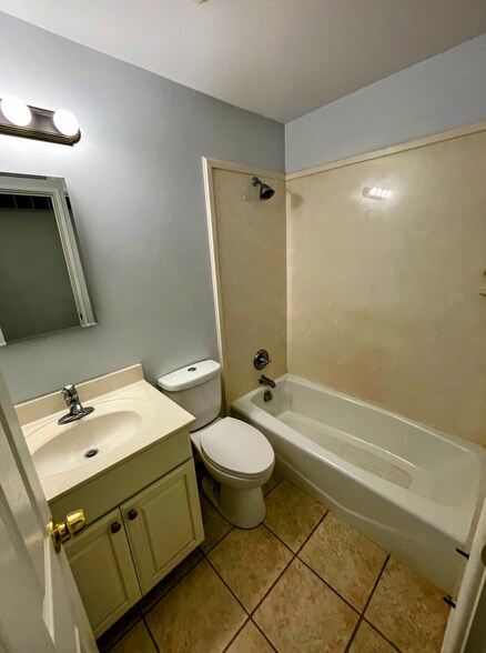 Building Photo - 2701 Wintergreen Dr