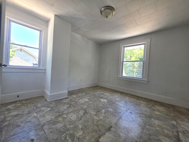 Building Photo - 408 Bacon Ave