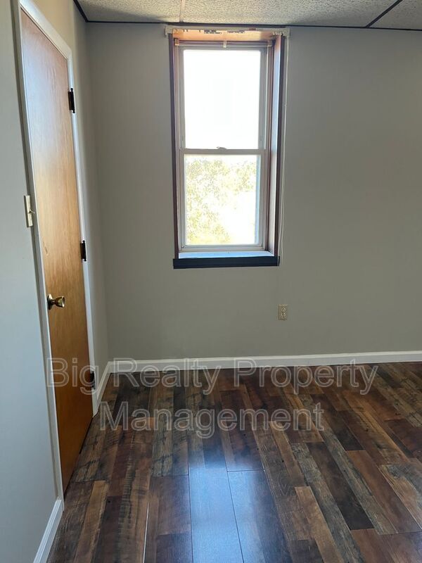 Building Photo - 101 N Centre Ave