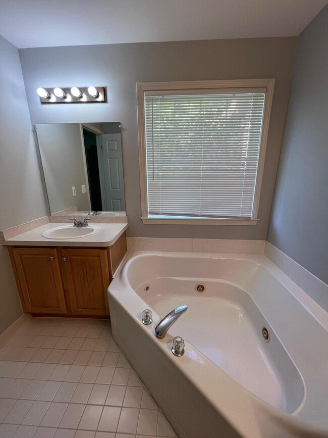 Building Photo - 2815 Barclay Way