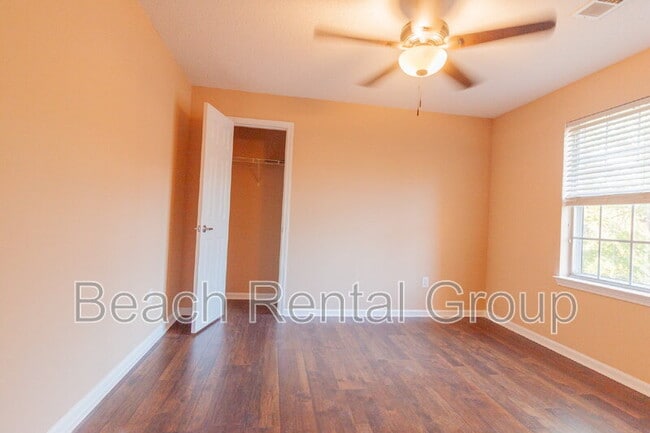 Building Photo - 3774 Hitchcock Way