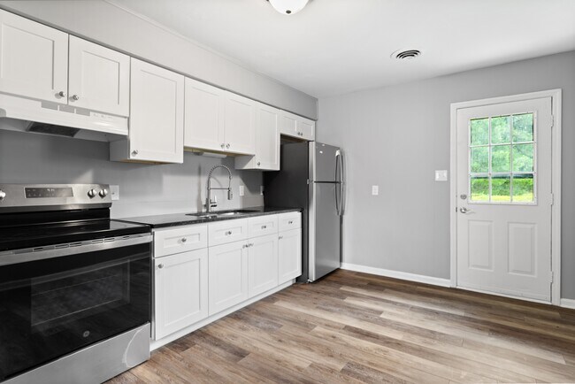 Building Photo - 1403 Sportsman Trail