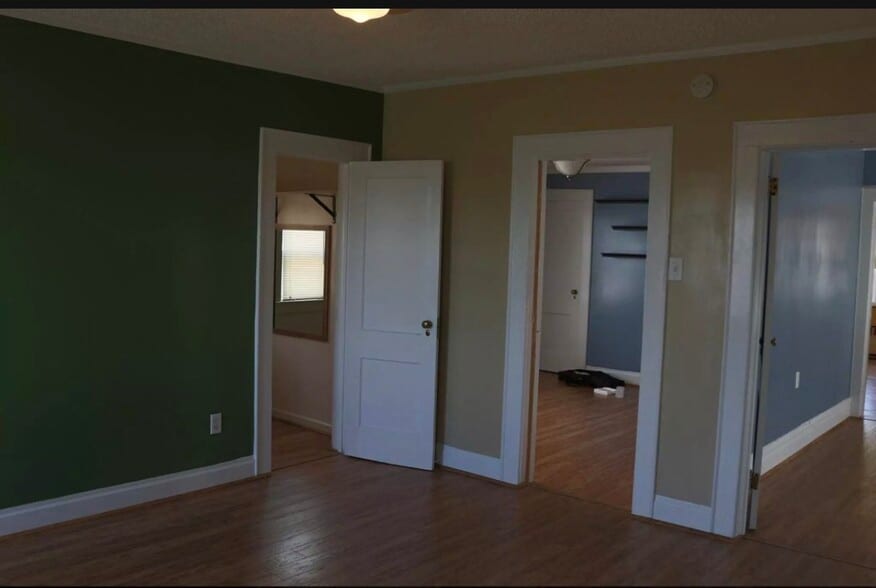 Building Photo - 454 N 7th St